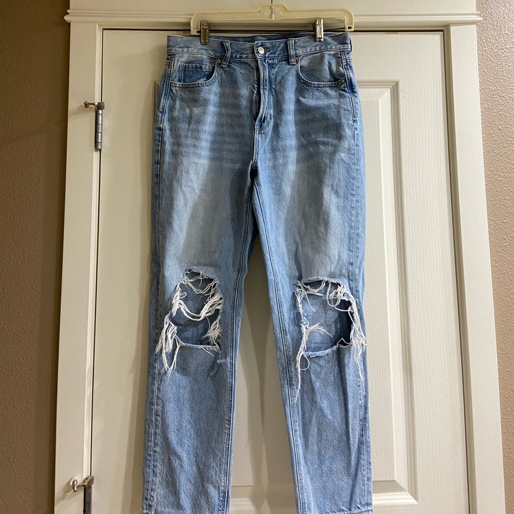 American Eagle ripped mom jeans